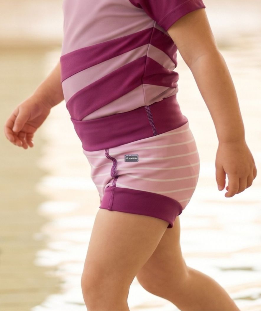 Watery blöjbadbyxor för barn - Neoprene Swim Nappy - Purple Stripes