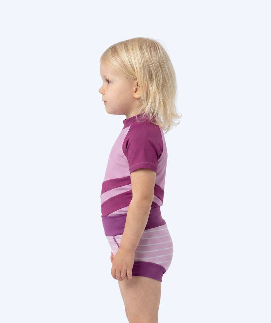 Watery blöjbadbyxor för barn - Neoprene Swim Nappy - Purple Stripes