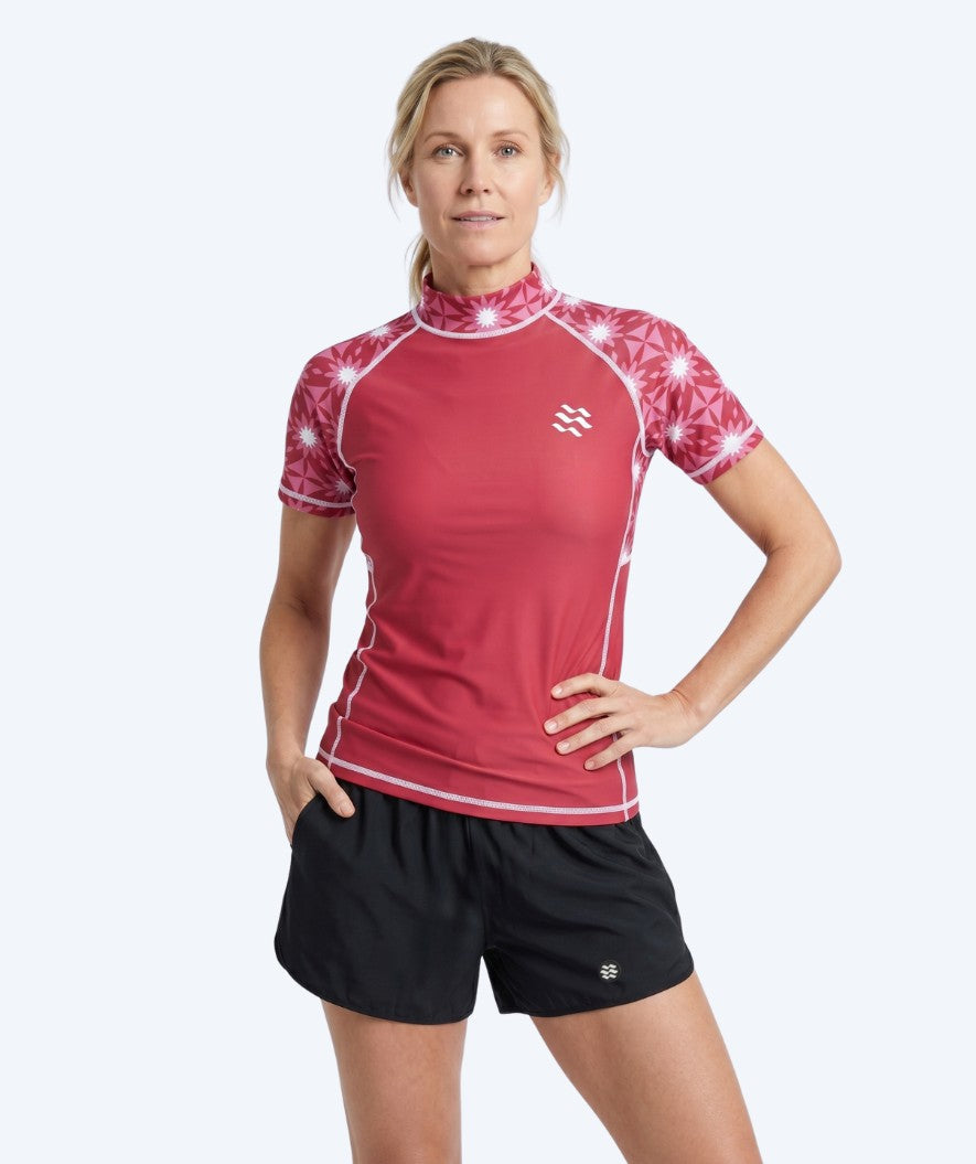 Watery UV-tröja för dam - Aiko Kortärmad Rashguard - Rosa/mörkröd