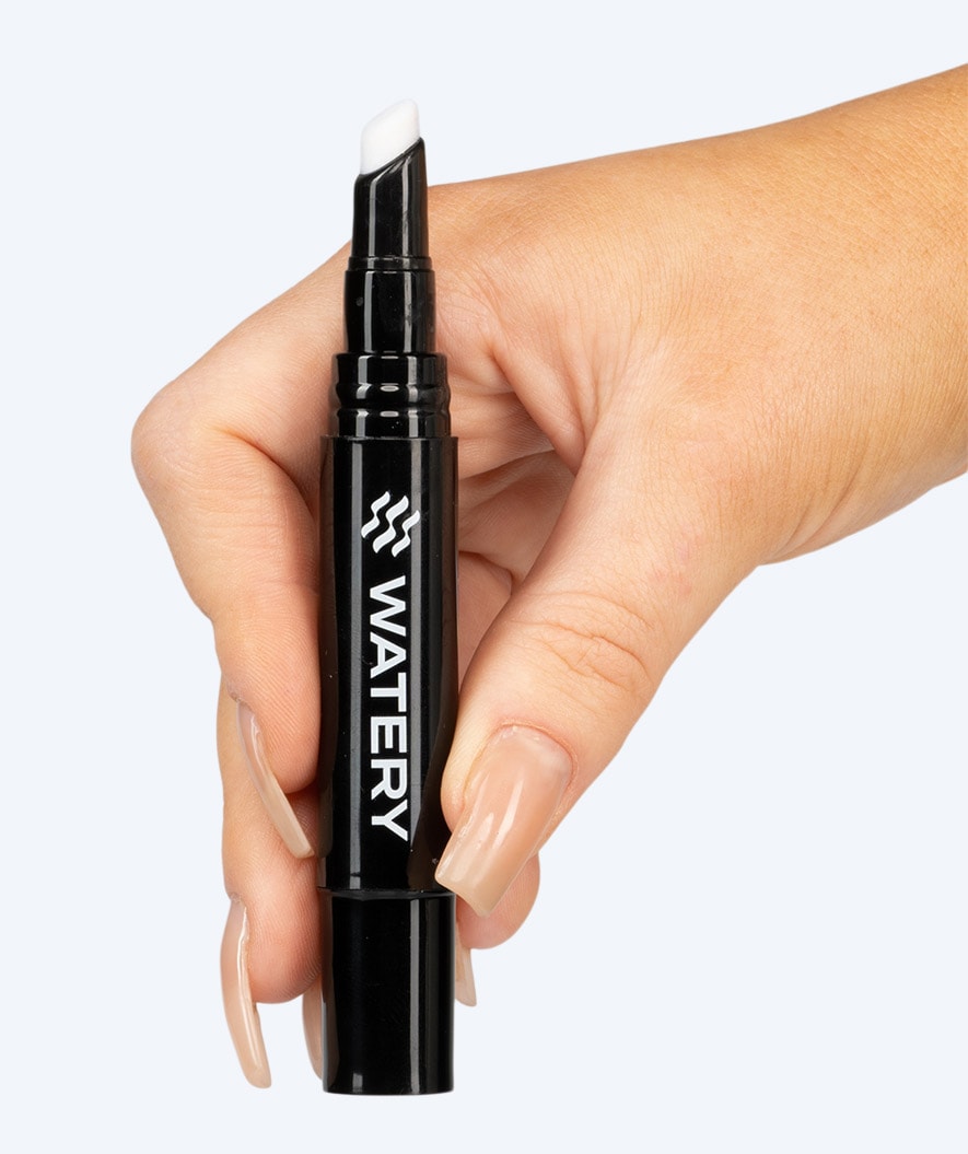 Watery anti fog stick