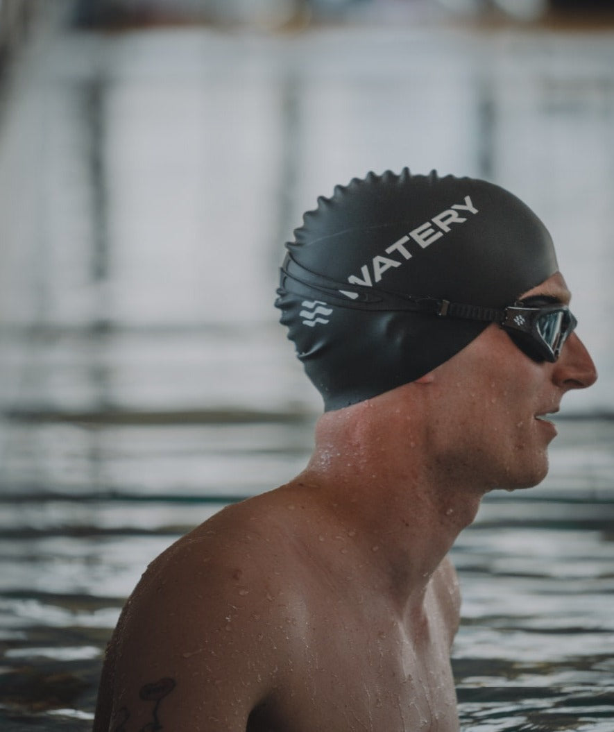 Watery motionssimglasögon - Raven Active - Svart/röd (Smoke lins)