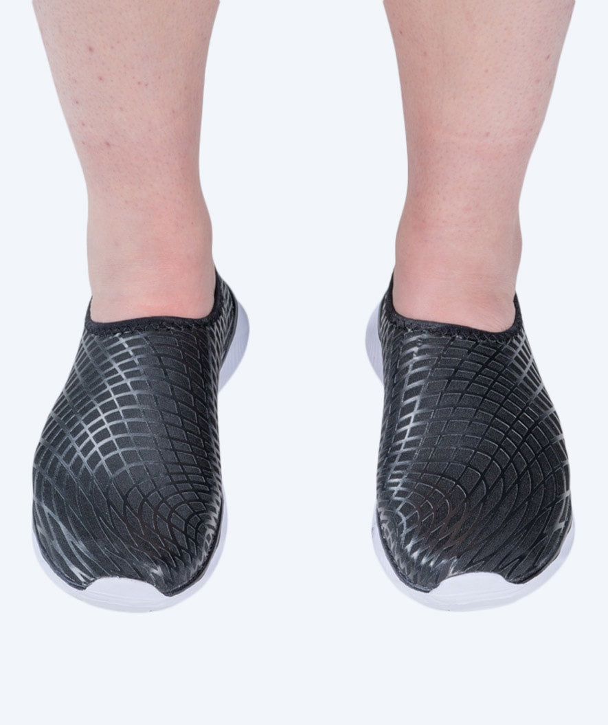 Watery badskor för vuxna - Kawaii - Svart