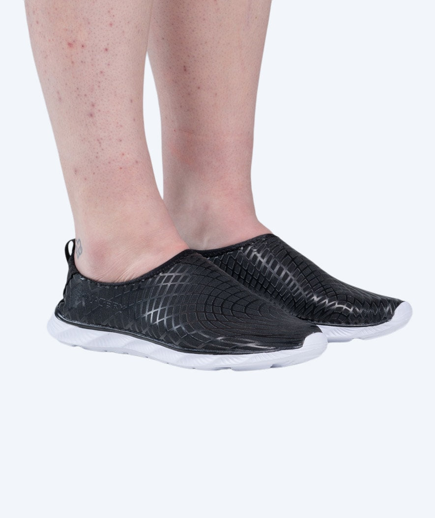 Watery badskor för vuxna - Kawaii - Svart