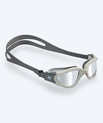 Watery motionssimglasögon – Raven Mirror – Mörkgrå/silver